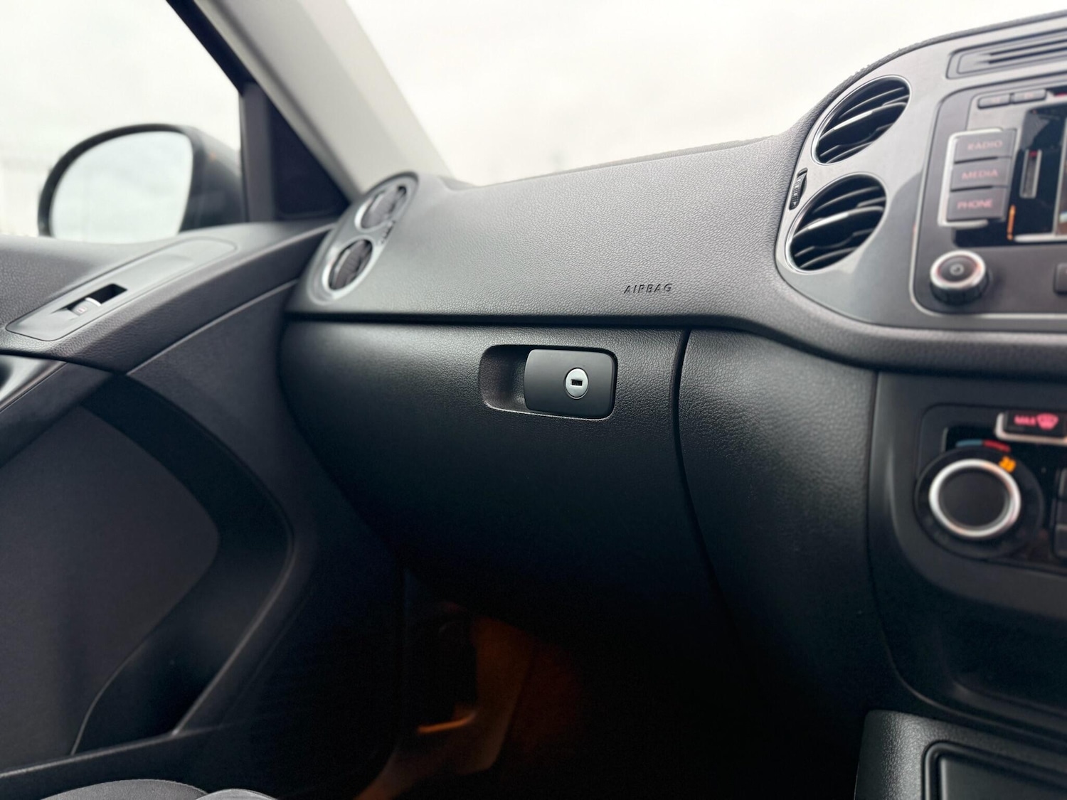 Used Volkswagen Tiguan for sale - 77599009: Photo 47