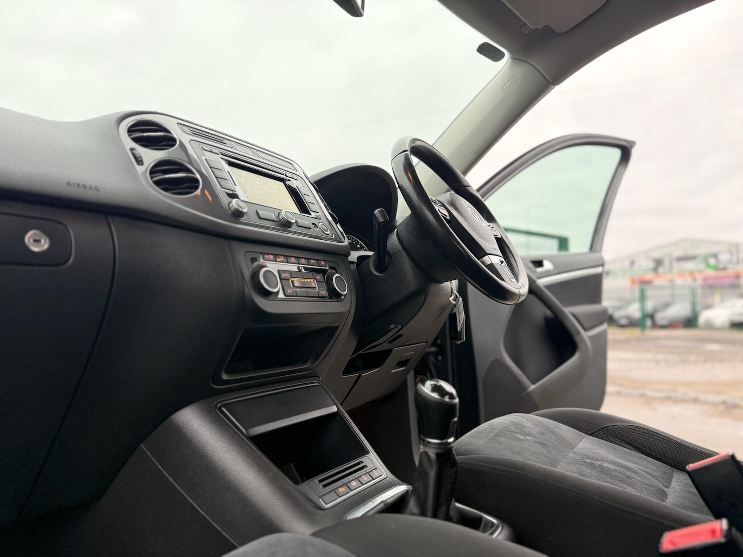 Used Volkswagen Tiguan for sale - 77599009: Photo 70