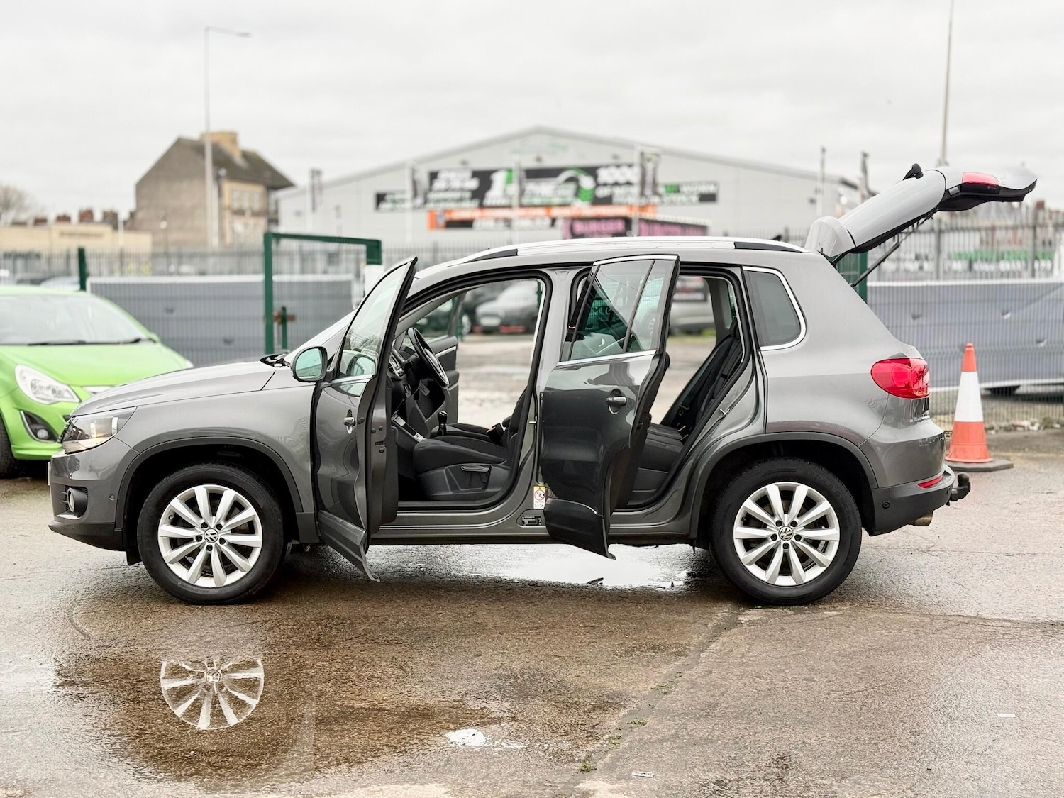 Used Volkswagen Tiguan for sale - 77599009: Photo 75