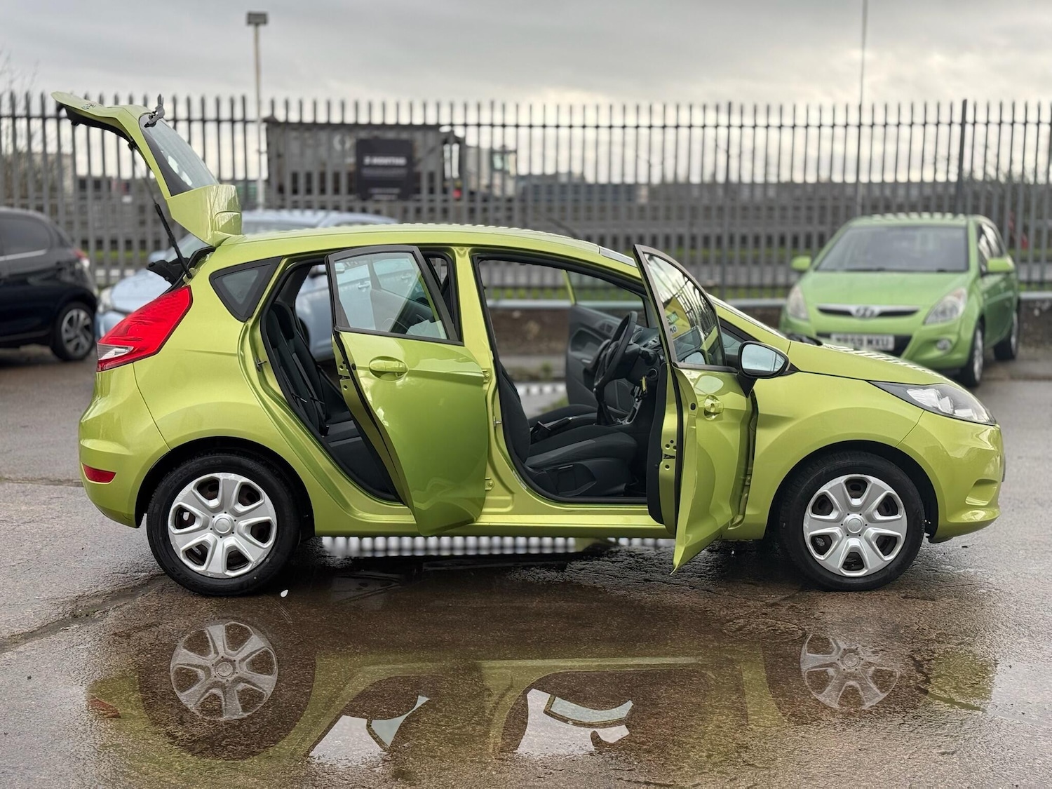 Used Ford Fiesta 2011 for sale - 77524288: Photo 74