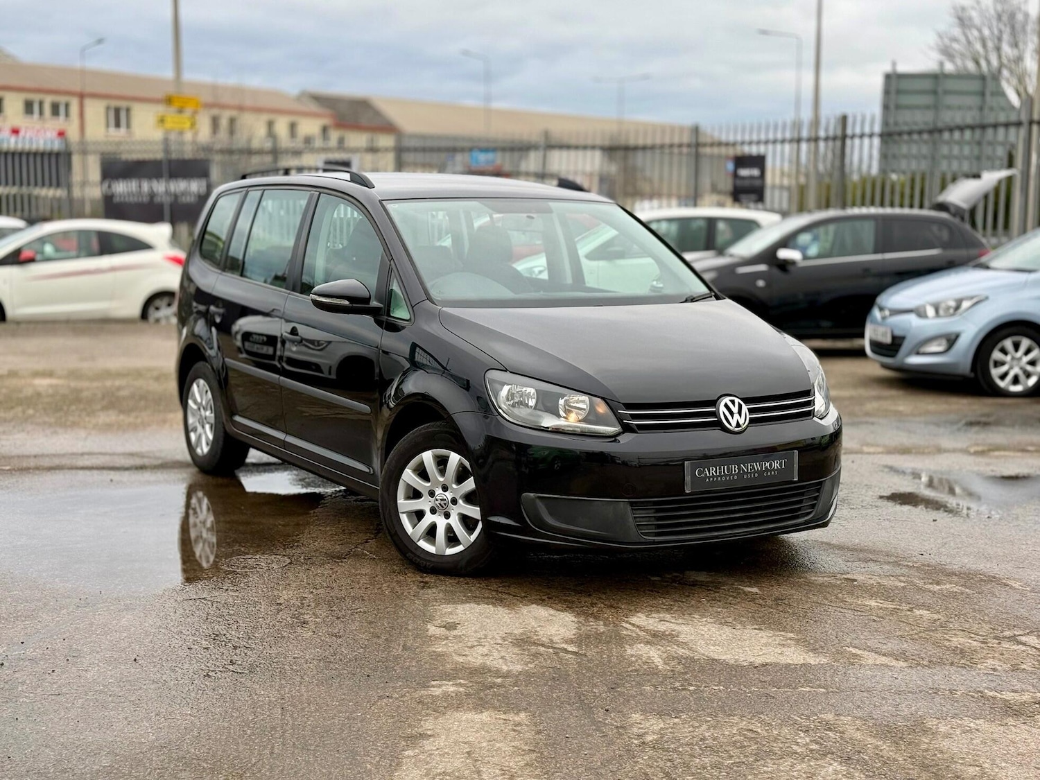 Used Volkswagen Touran 2012 for sale - 77524386: Photo 2