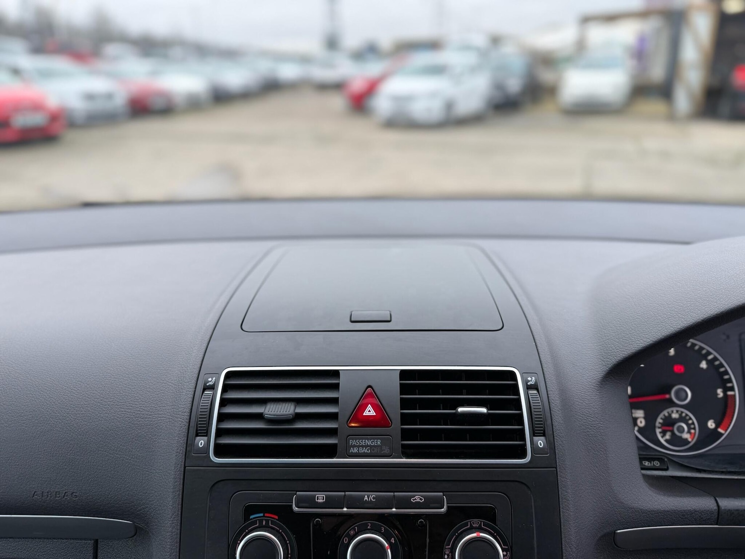 Used Volkswagen Touran 2012 for sale - 77524386: Photo 34