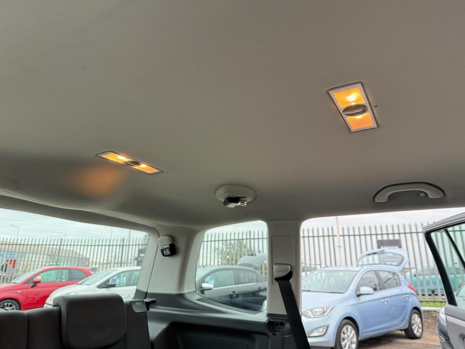 Used Volkswagen Touran 2012 for sale - 77524386: Photo 59