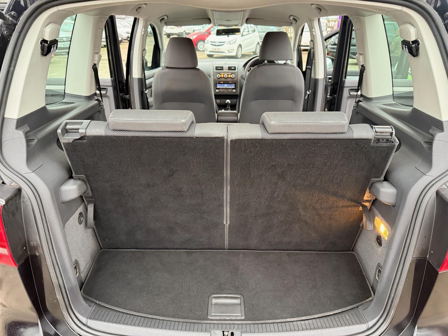 Used Volkswagen Touran 2012 for sale - 77524386: Photo 60