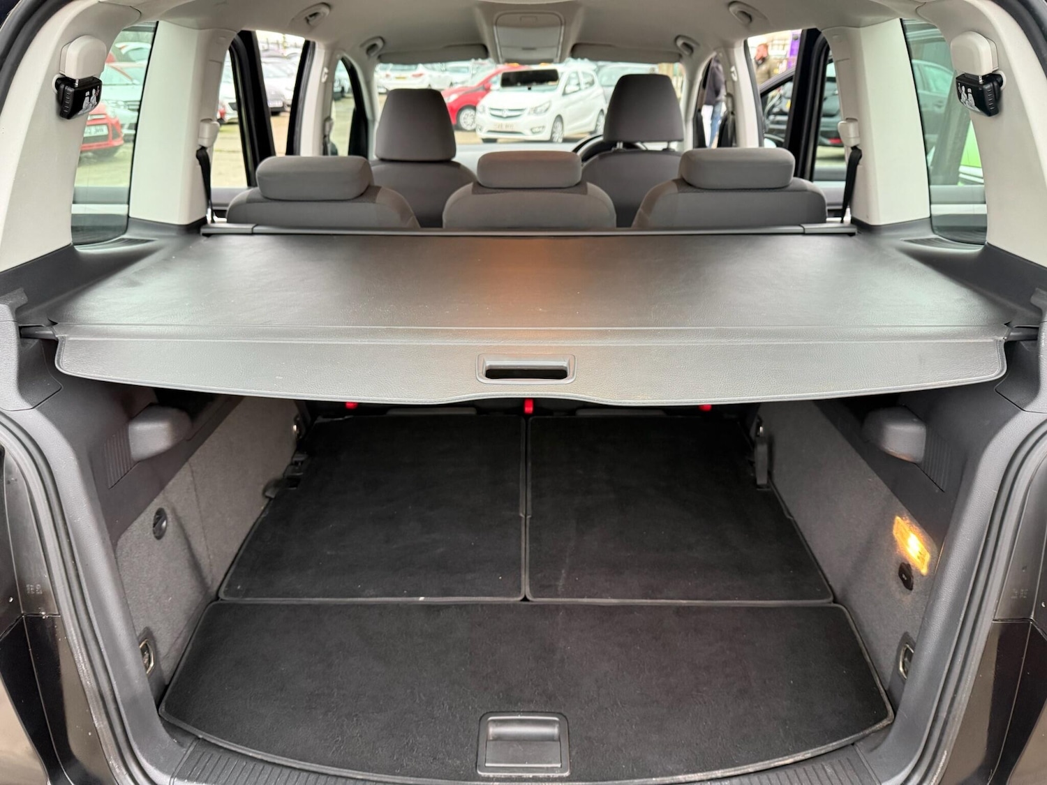 Used Volkswagen Touran 2012 for sale - 77524386: Photo 64