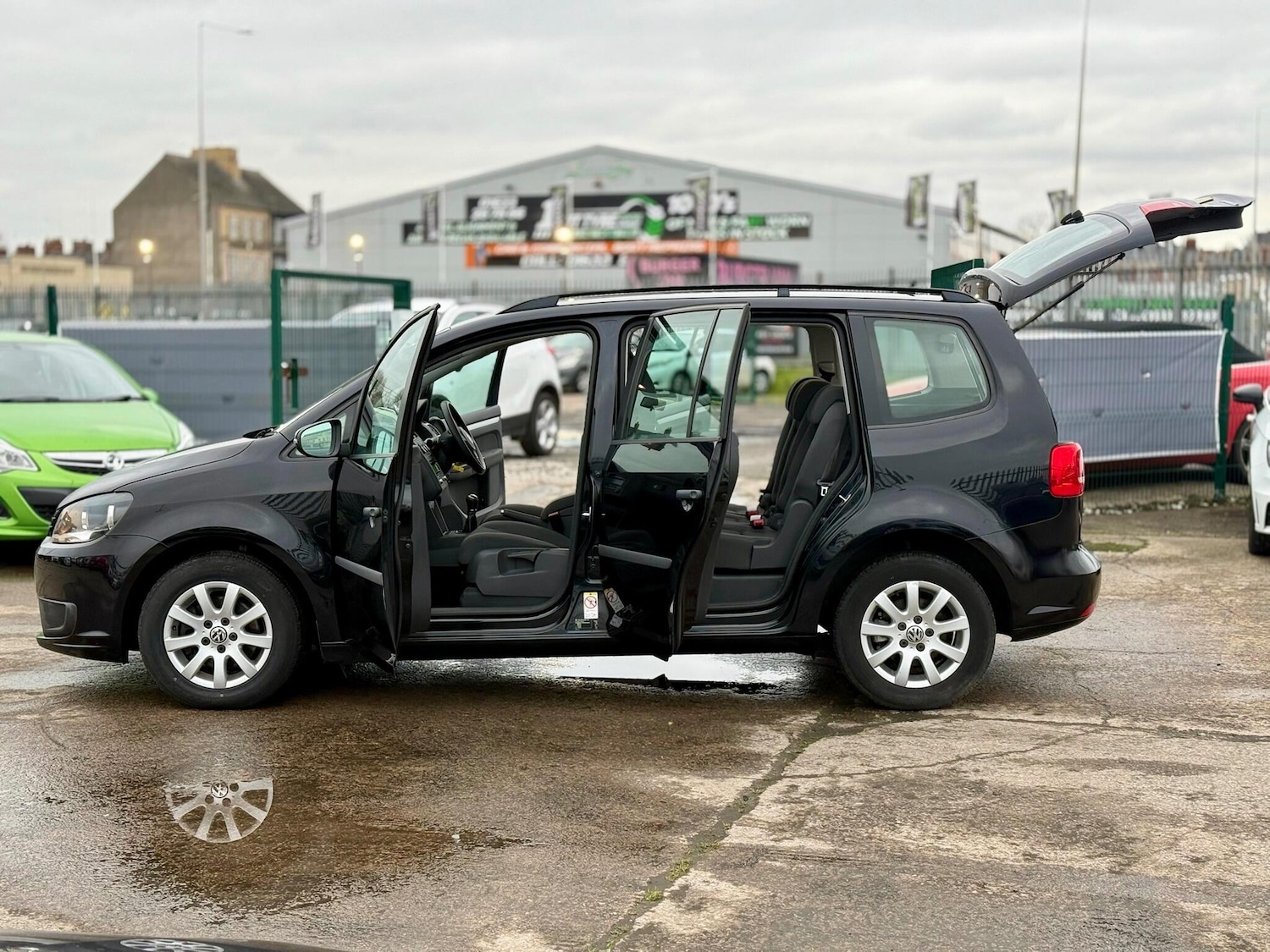 Used Volkswagen Touran 2012 for sale - 77524386: Photo 78