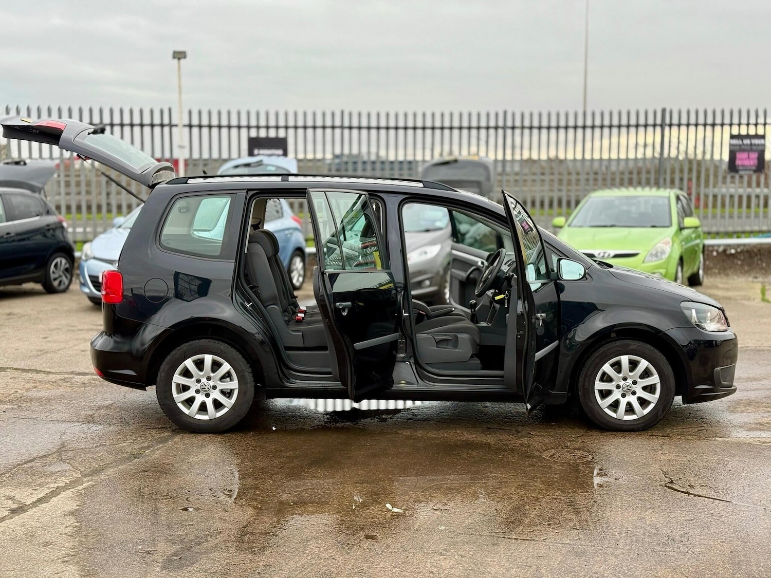 Used Volkswagen Touran 2012 for sale - 77524386: Photo 80