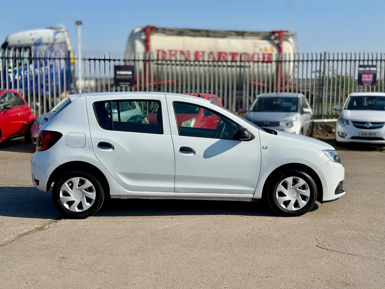 Used Dacia Sandero for sale - 77958101: Photo 16