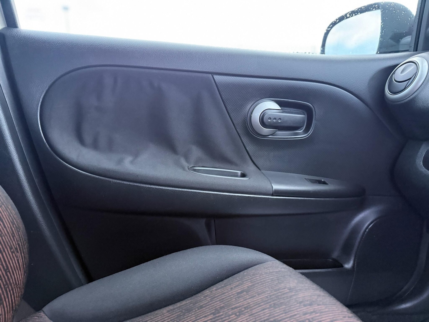 Used Nissan Note 2010 for sale - 77331015: Photo 42