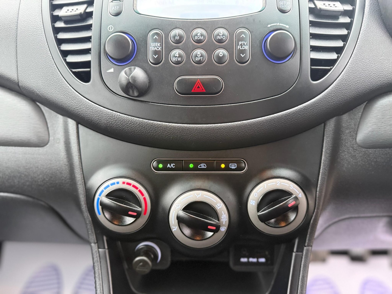 Used Hyundai i10 2013 for sale - 77203647: Photo 19