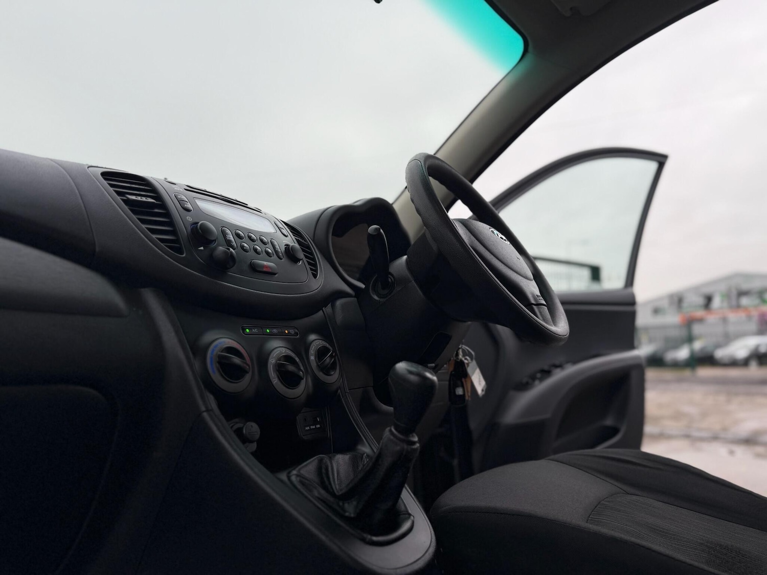 Used Hyundai i10 2013 for sale - 77203647: Photo 25