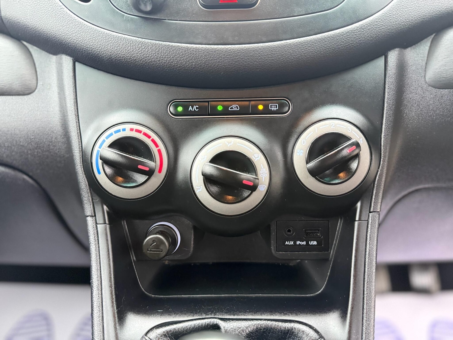 Used Hyundai i10 2013 for sale - 77203647: Photo 42