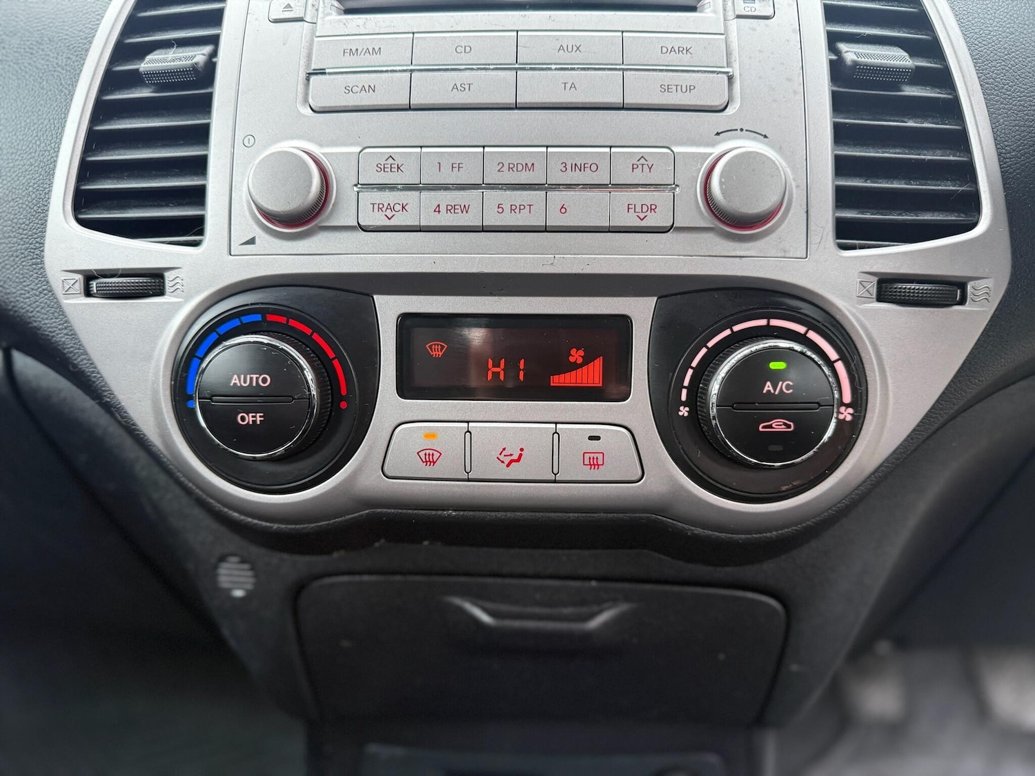 Used Hyundai i20 for sale - 77598561: Photo 40