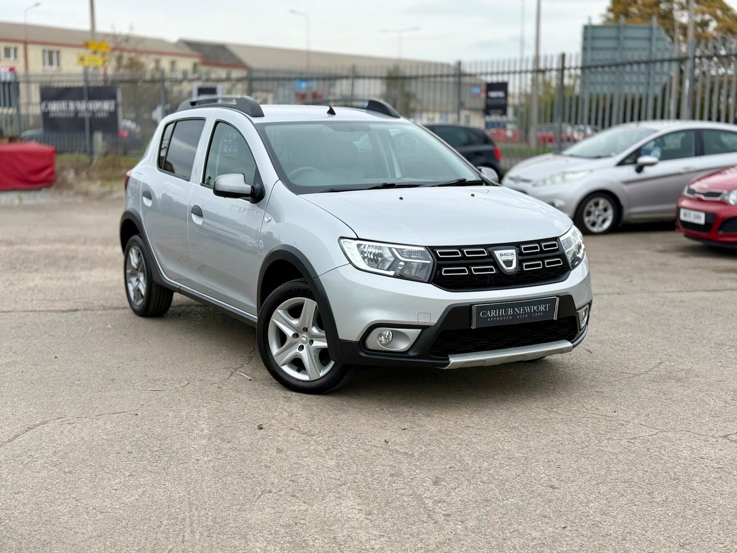 Used Dacia Sandero Stepway 2017 for sale - 76349476: Photo 2