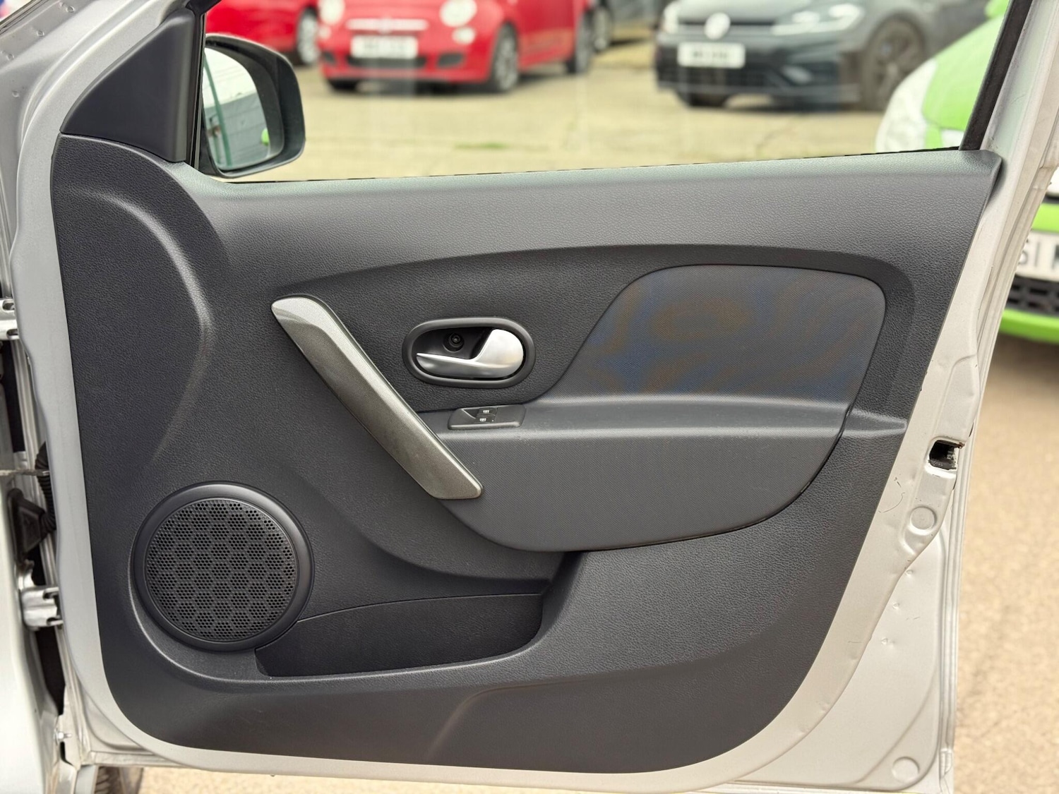 Used Dacia Sandero Stepway 2017 for sale - 76349476: Photo 25