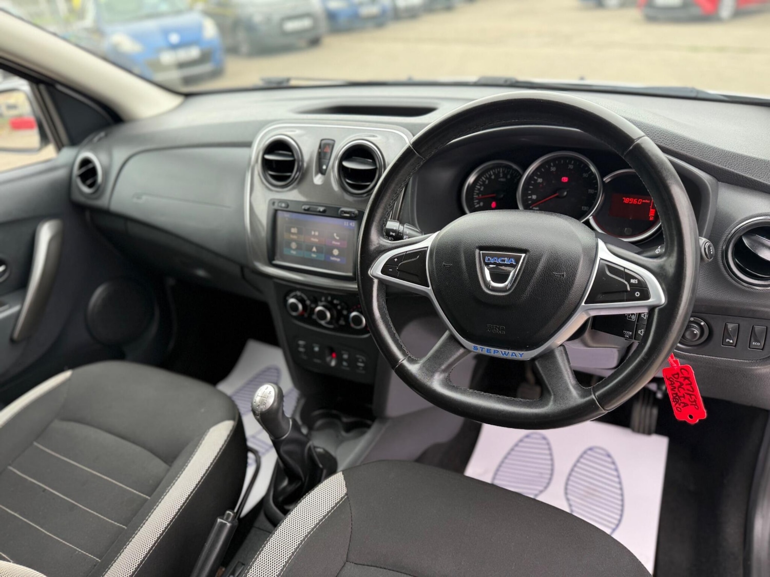 Used Dacia Sandero Stepway 2017 for sale - 76349476: Photo 30