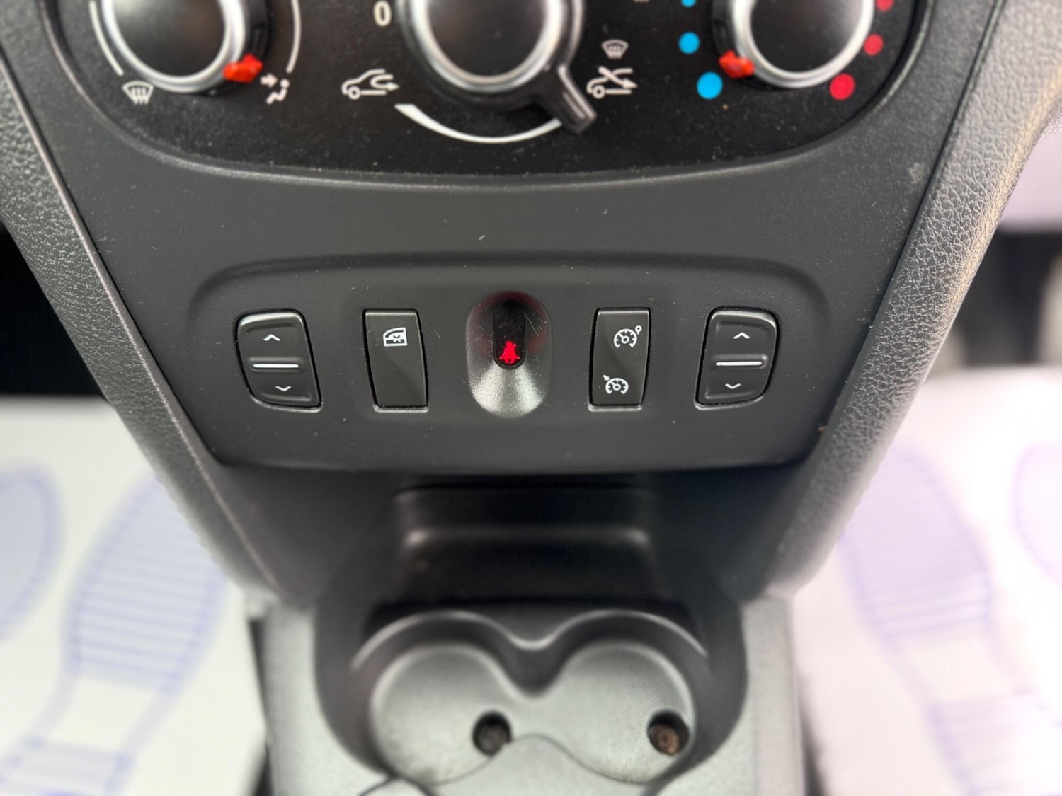 Used Dacia Sandero Stepway 2017 for sale - 76349476: Photo 42