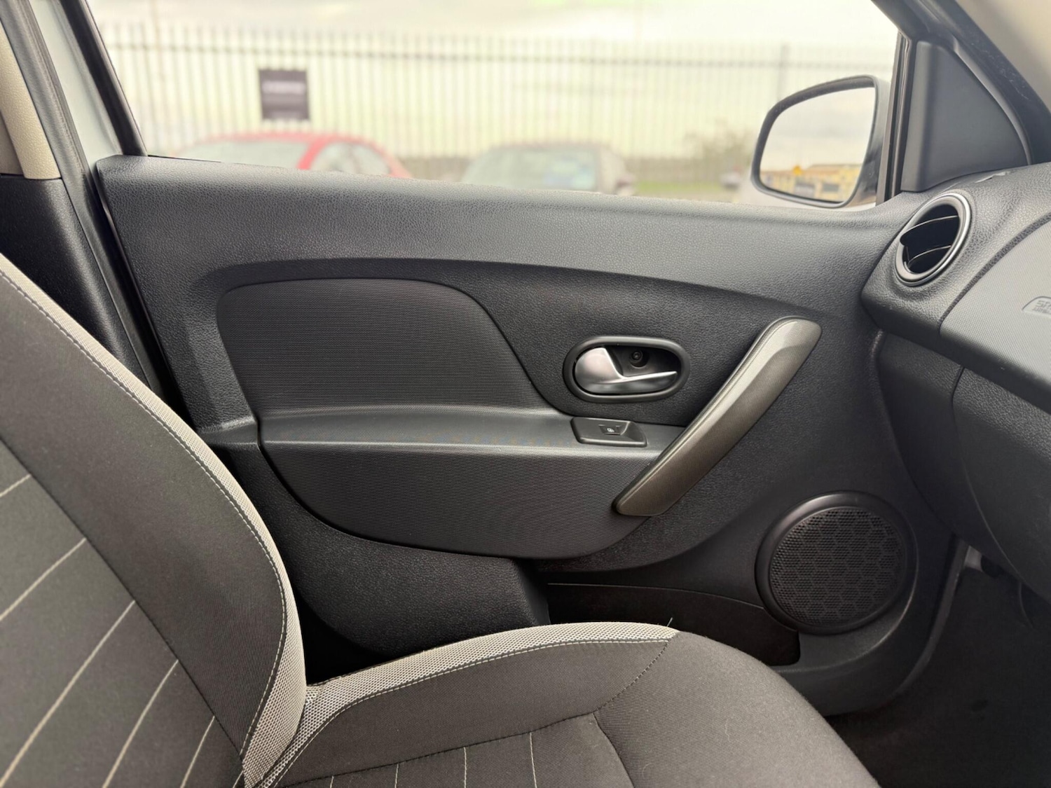 Used Dacia Sandero Stepway 2017 for sale - 76349476: Photo 48