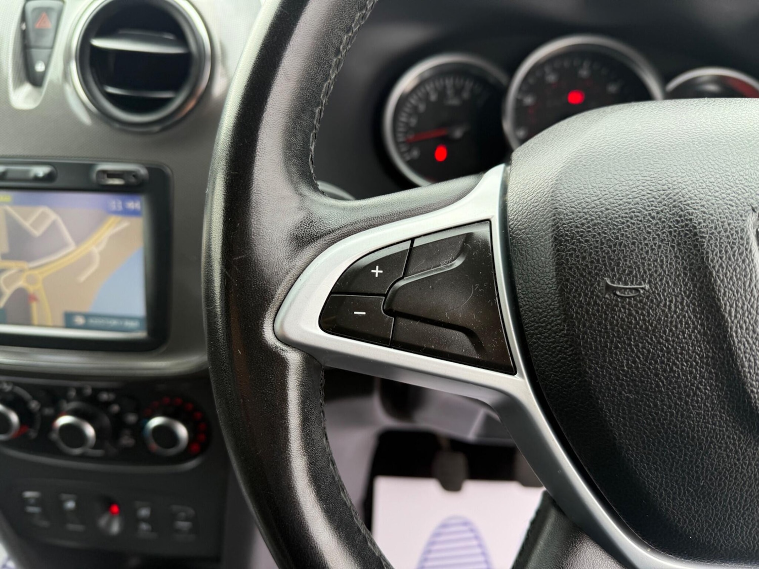 Used Dacia Sandero Stepway 2017 for sale - 76349476: Photo 49