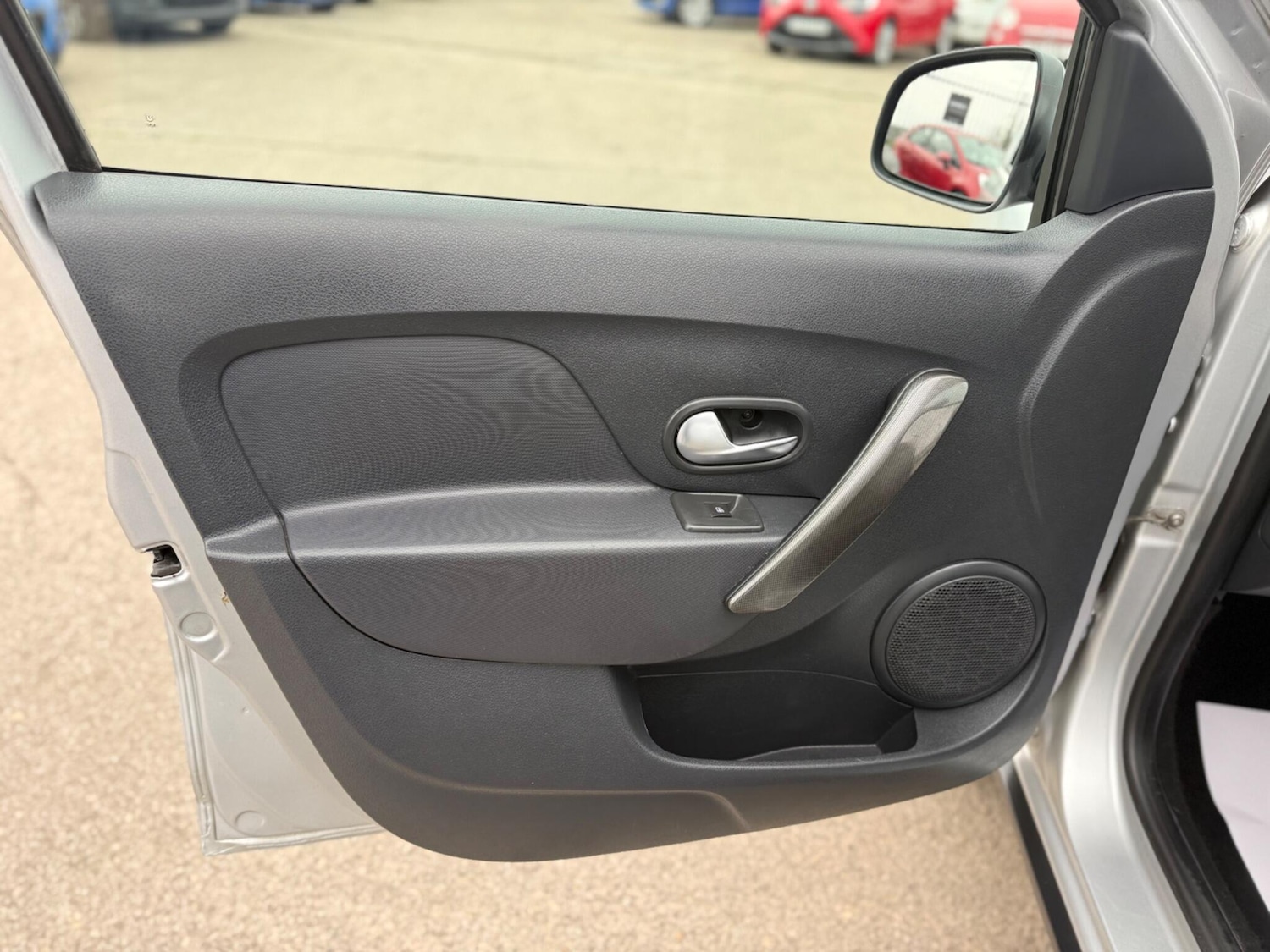 Used Dacia Sandero Stepway 2017 for sale - 76349476: Photo 68
