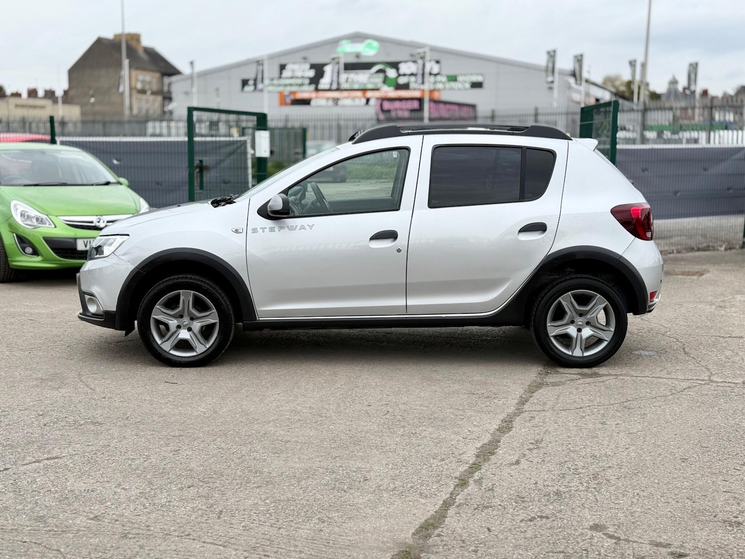 Used Dacia Sandero Stepway 2017 for sale - 76349476: Photo 7