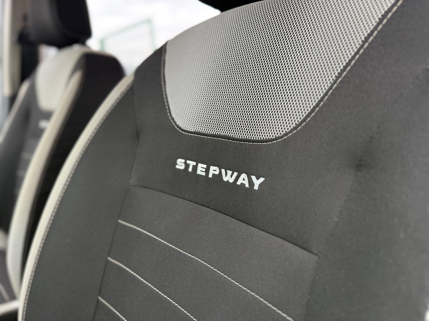 Used Dacia Sandero Stepway 2017 for sale - 76349476: Photo 72