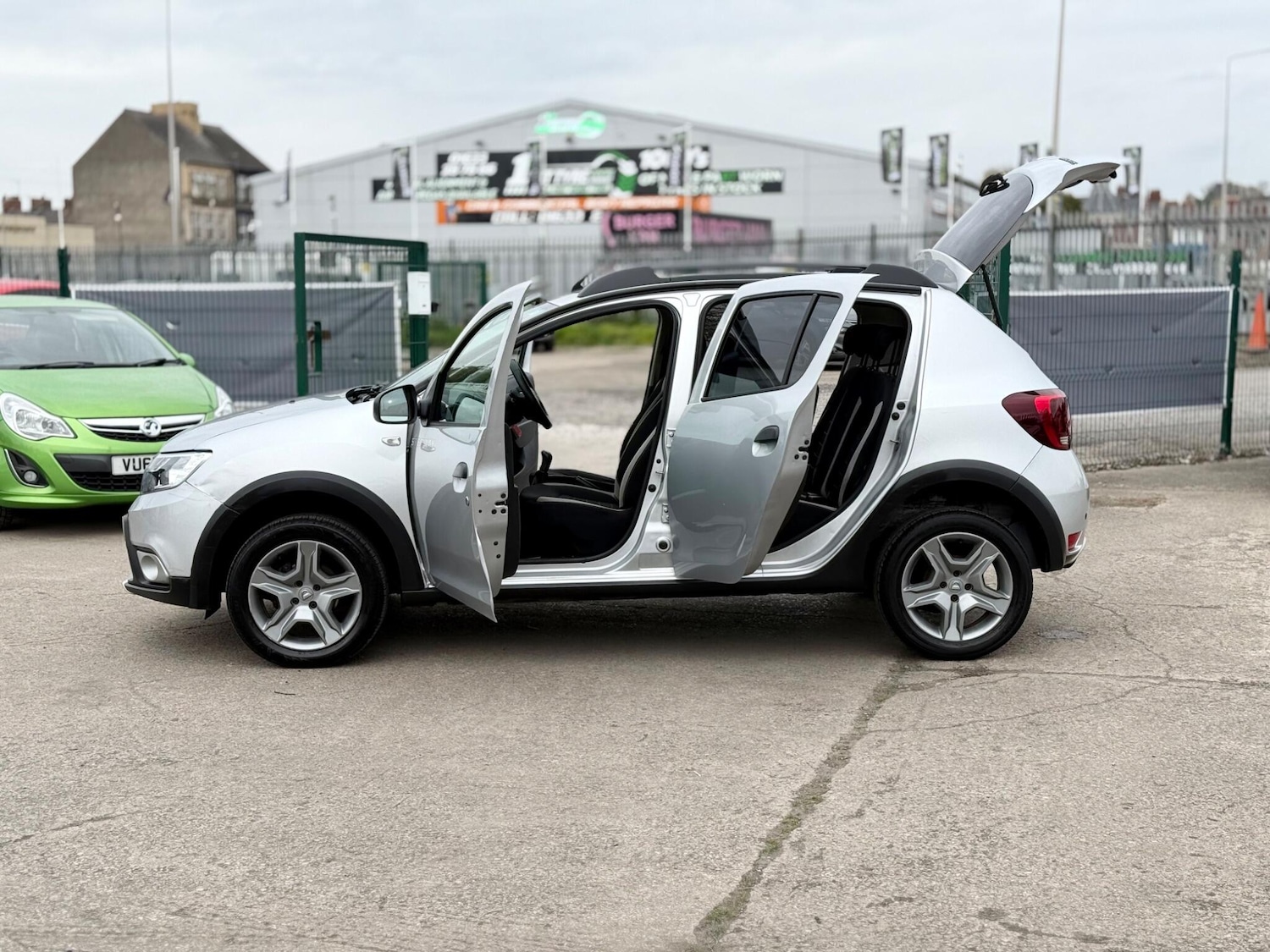 Used Dacia Sandero Stepway 2017 for sale - 76349476: Photo 75