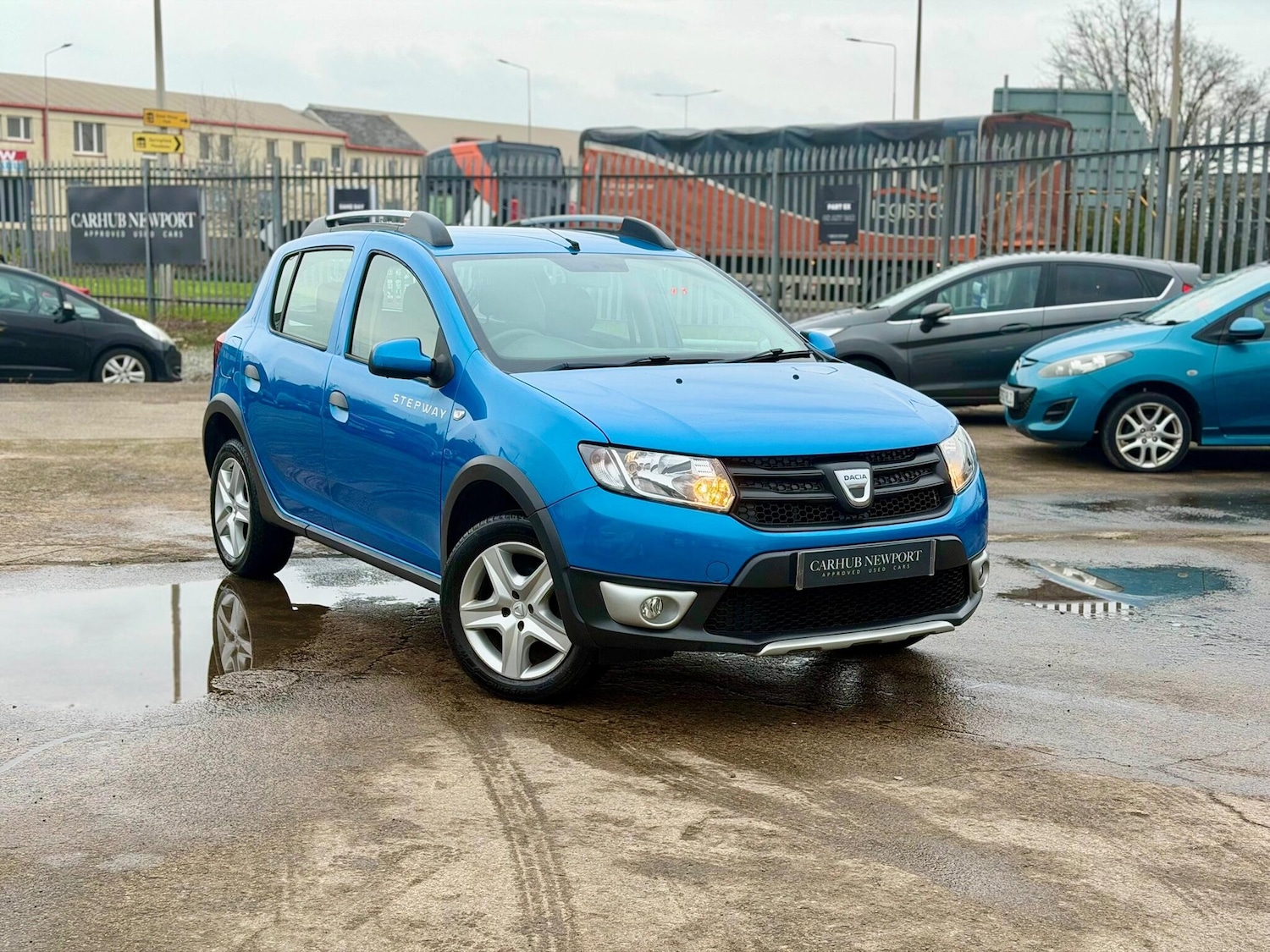 Used Dacia Sandero Stepway 2015 for sale - 77376307: Photo 2