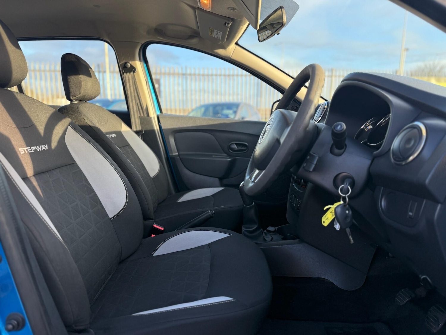 Used Dacia Sandero Stepway 2015 for sale - 77376307: Photo 30