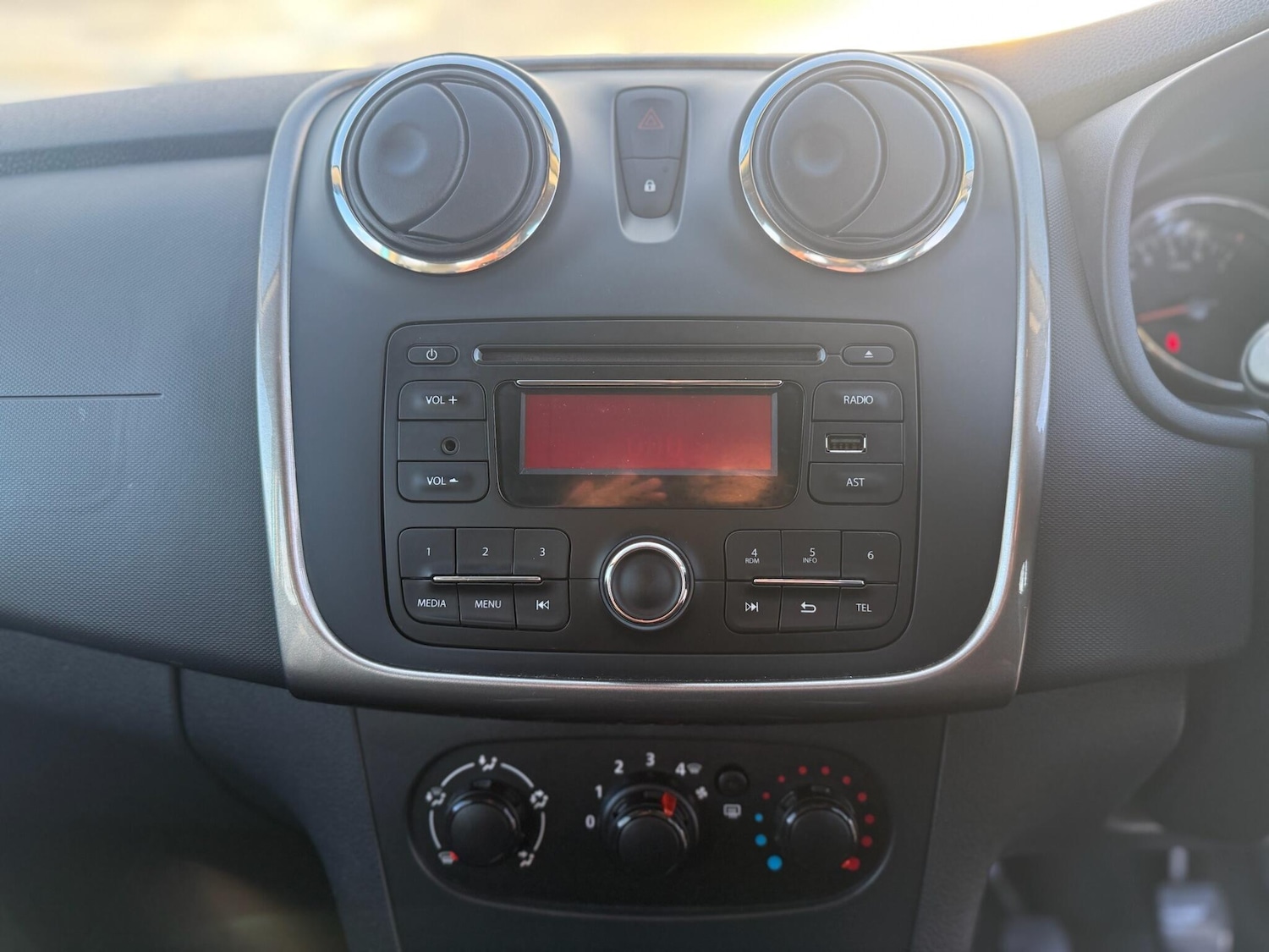 Used Dacia Sandero Stepway 2015 for sale - 77376307: Photo 40