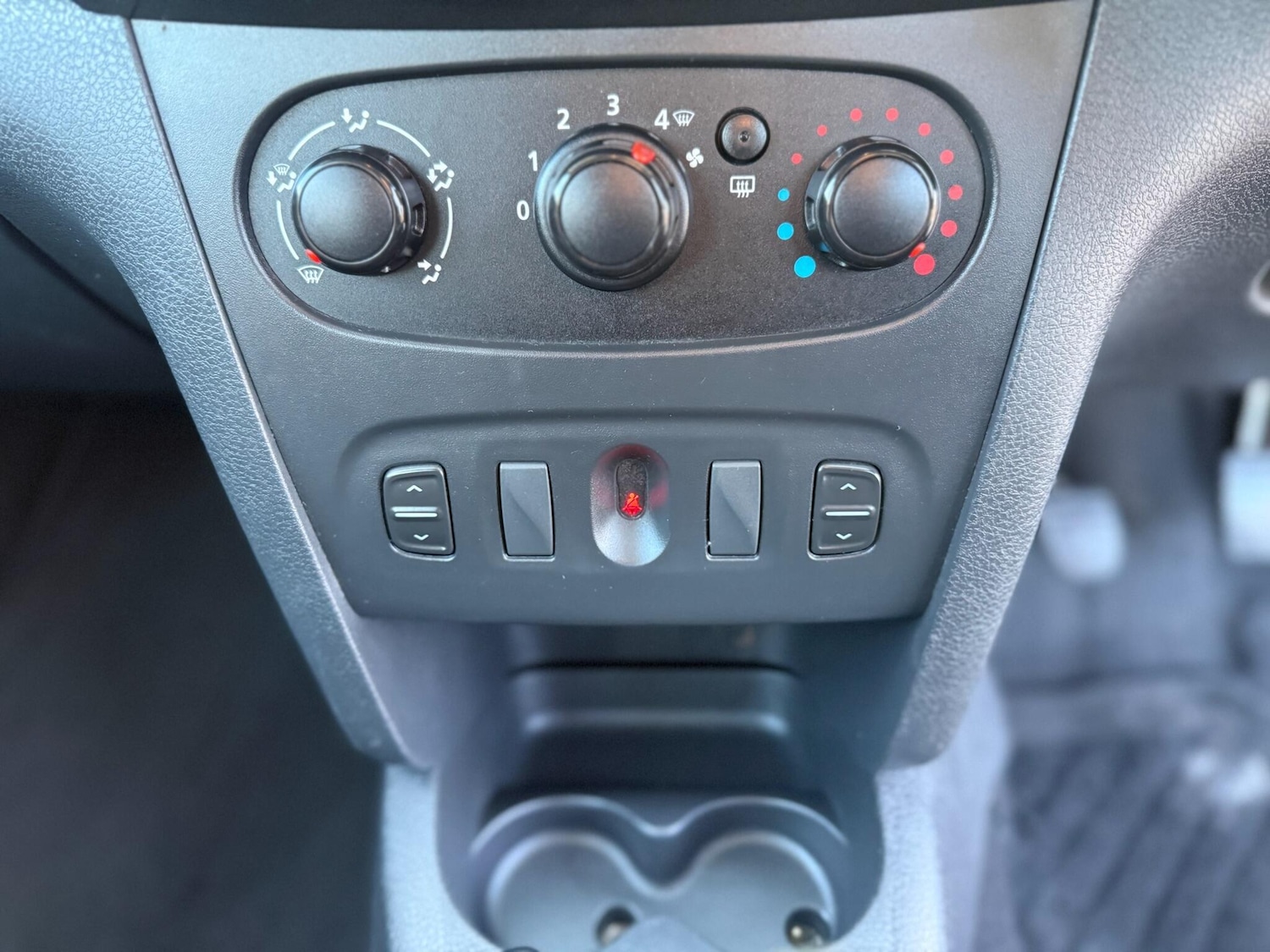 Used Dacia Sandero Stepway 2015 for sale - 77376307: Photo 43