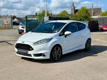 Used Ford Fiesta 2015 for sale - 78275512: Photo