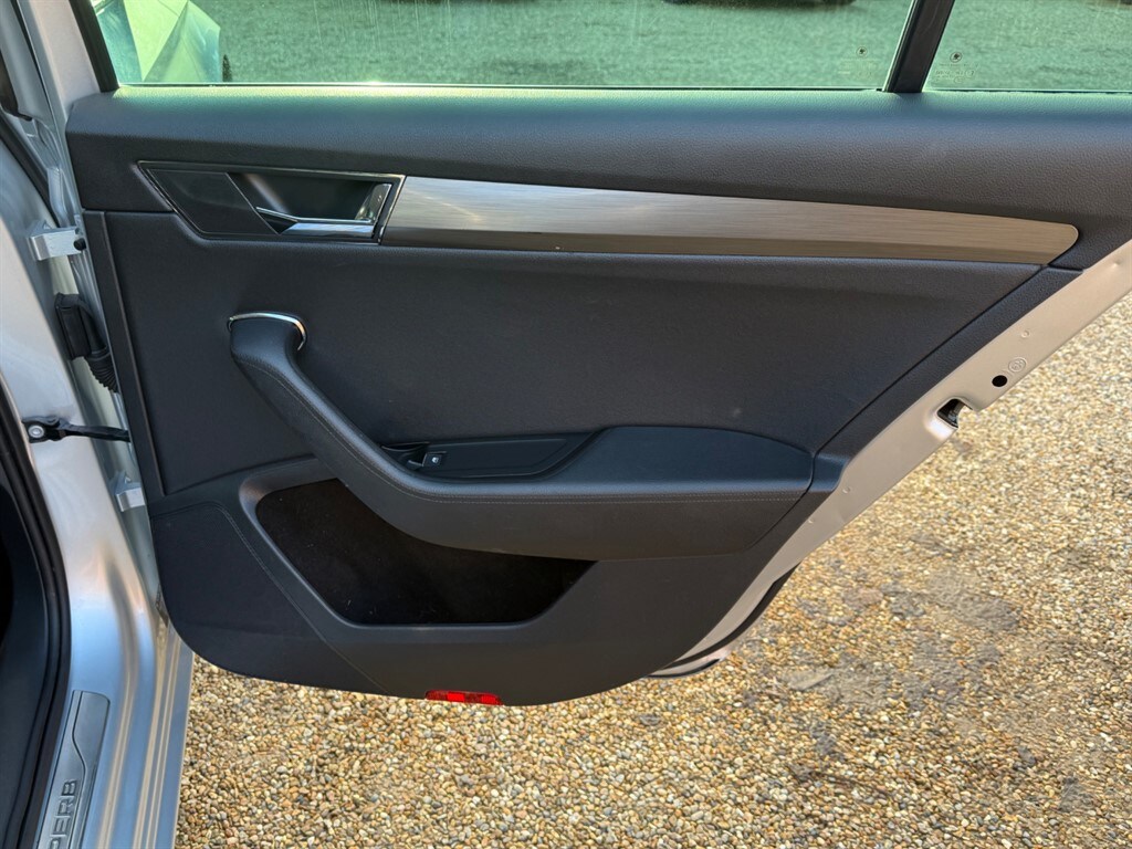 Used Skoda Superb 2019 for sale - 77619524: Photo 24