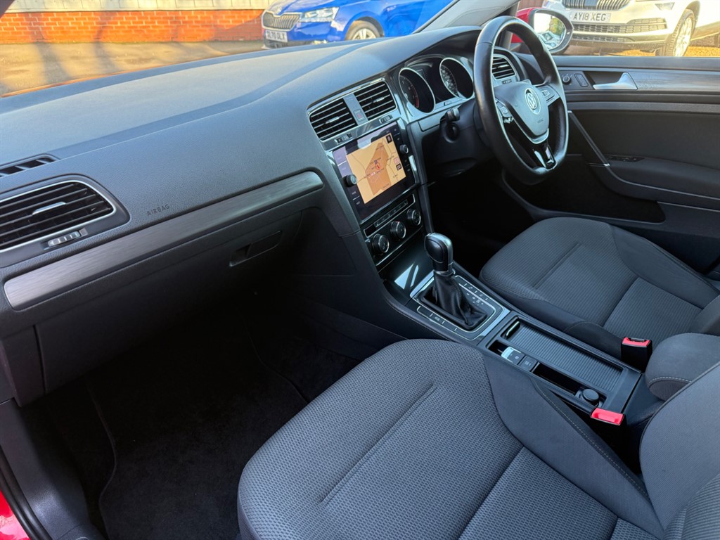 Used Volkswagen Golf 2018 for sale - 77619497: Photo 2