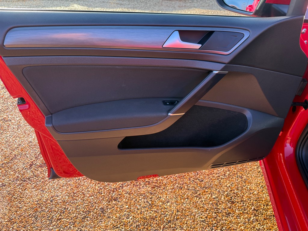 Used Volkswagen Golf 2018 for sale - 77619497: Photo 23