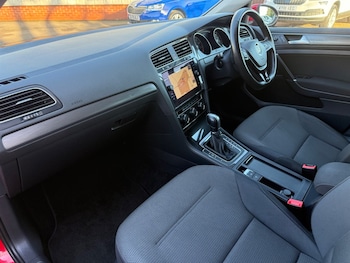 Used Volkswagen Golf 2018 for sale - 77619497: Photo