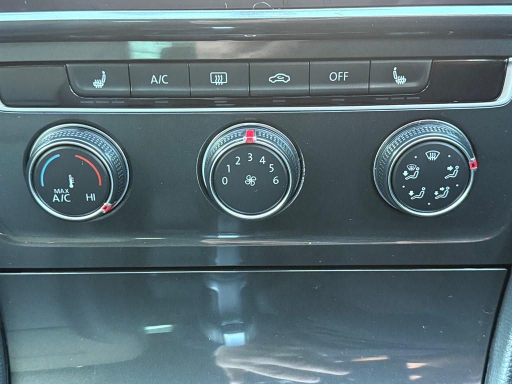 Used Volkswagen Golf 2018 for sale - 77619497: Photo 47