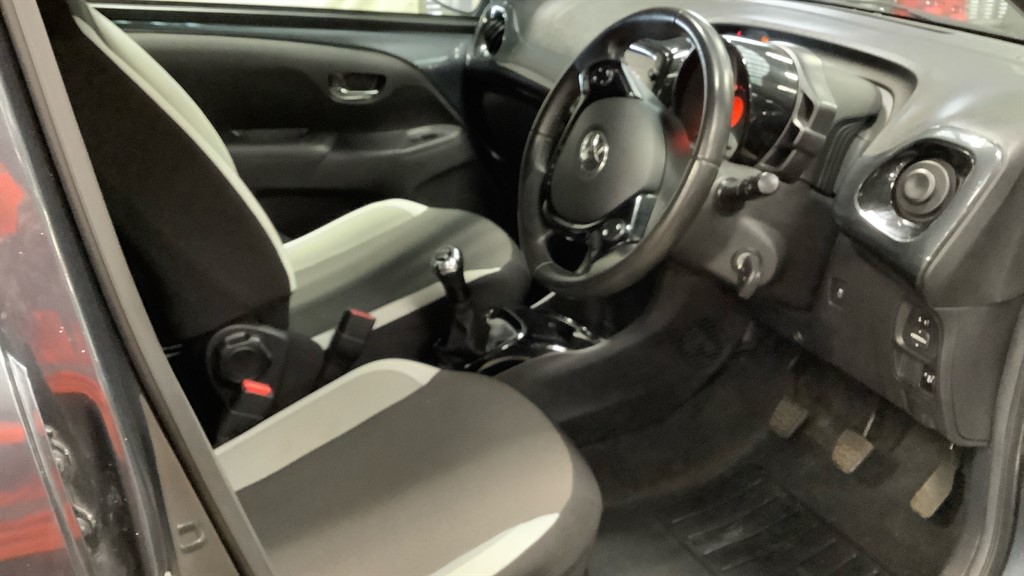 Used Toyota AYGO 2017 for sale - 77877950: Photo 2