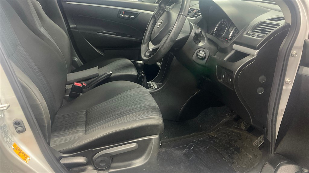 Used Suzuki Swift 2015 for sale - 77971962: Photo 2