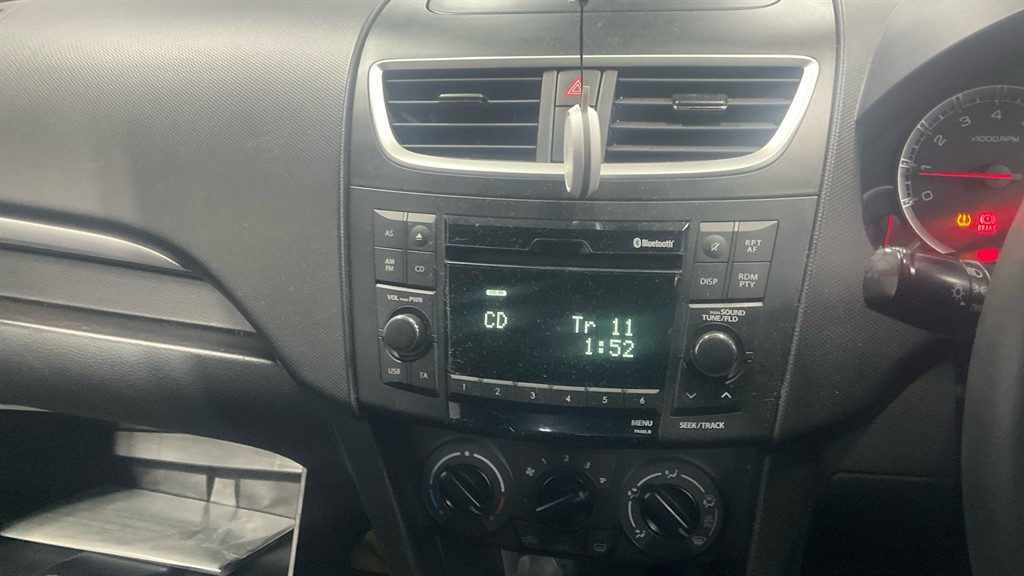 Used Suzuki Swift 2015 for sale - 77971962: Photo 6