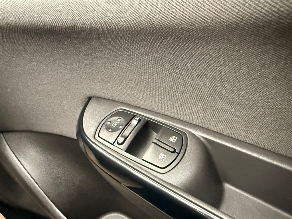 Used Vauxhall Corsa 2017 for sale - 78137373: Photo 29