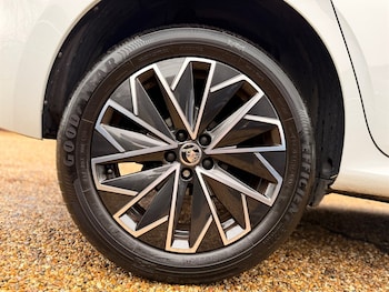 Used Skoda Kamiq 2021 for sale - 77619500: Photo