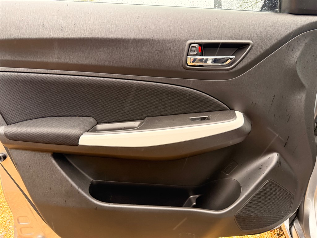 Used Suzuki Swift 2023 for sale - 77619543: Photo 15