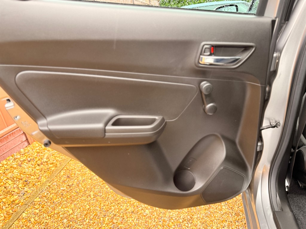 Used Suzuki Swift 2023 for sale - 77619543: Photo 25