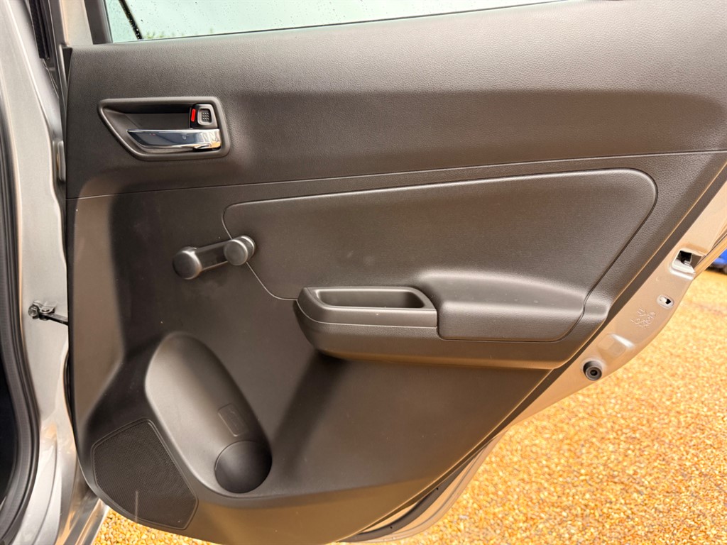 Used Suzuki Swift 2023 for sale - 77619543: Photo 29