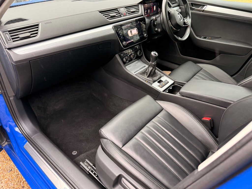 Used Skoda Superb 2023 for sale - 77619552: Photo 2