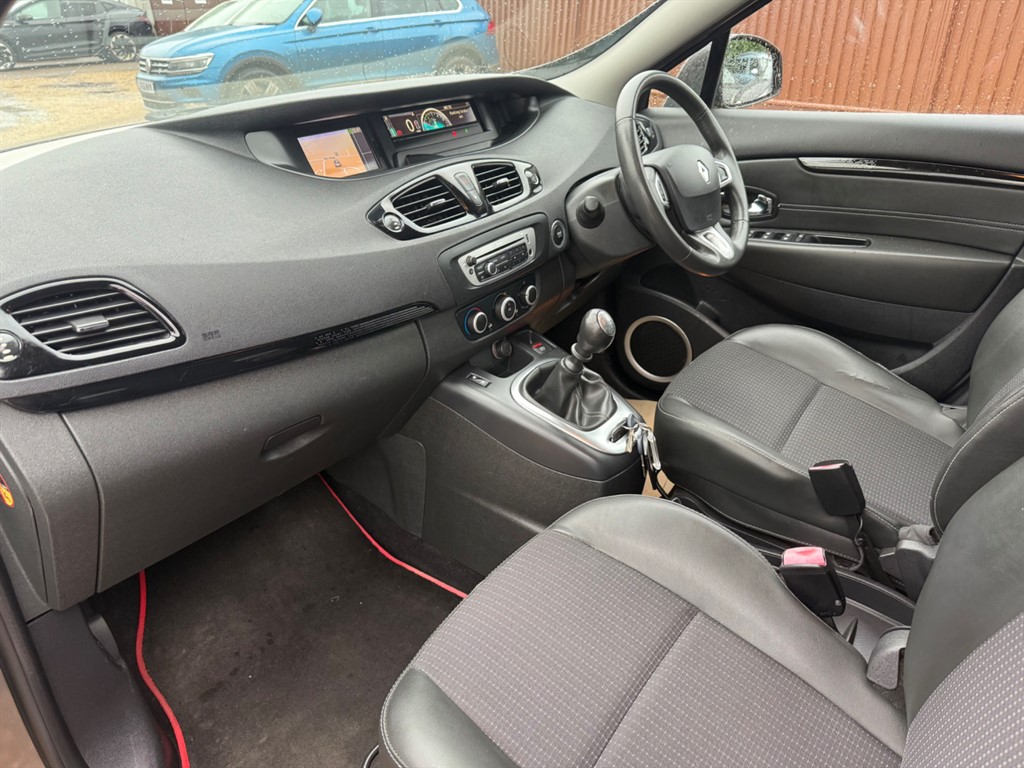 Used Renault Scenic 2012 for sale - 77619501: Photo 2