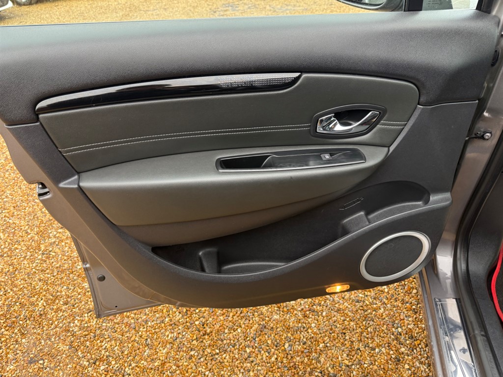 Used Renault Scenic 2012 for sale - 77619501: Photo 28