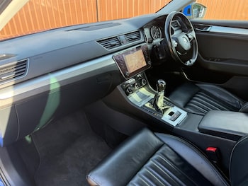 Used Skoda Superb 2020 for sale - 77619548: Photo