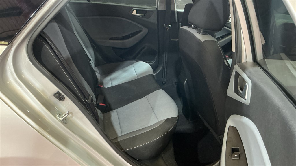 Used Hyundai i20 2016 for sale - 77810514: Photo 5